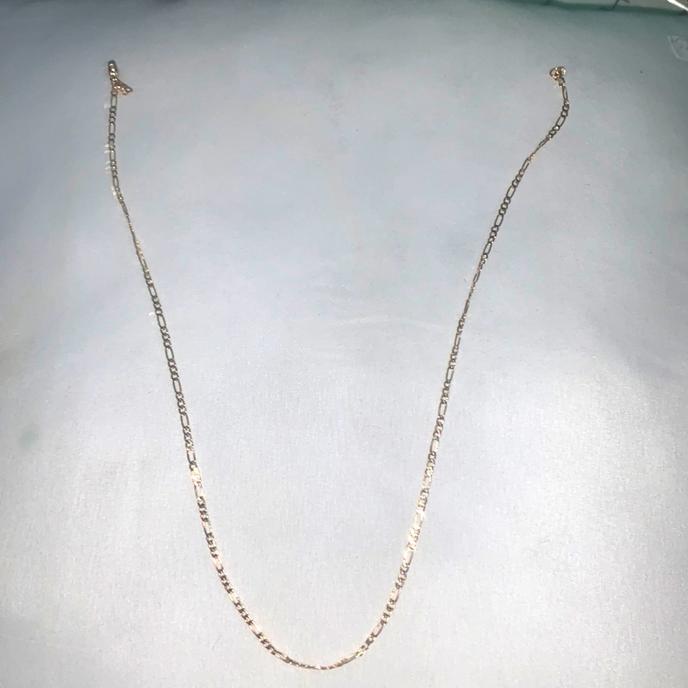 Hi I’m selling this 18k gold necklace
